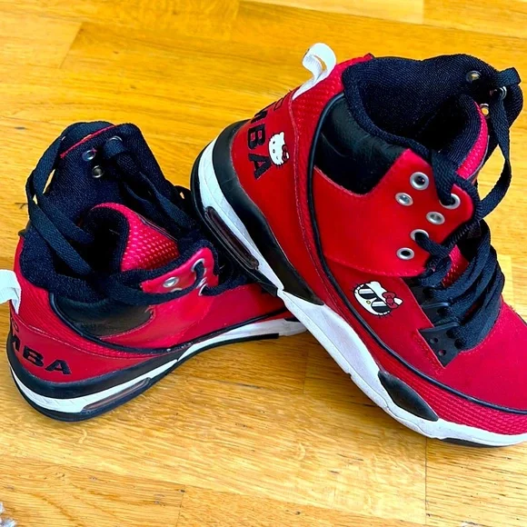 限定品「ZUMBA×Hello Kitty」スニーカー（Zumba ズンバ X HELLO KITTY  